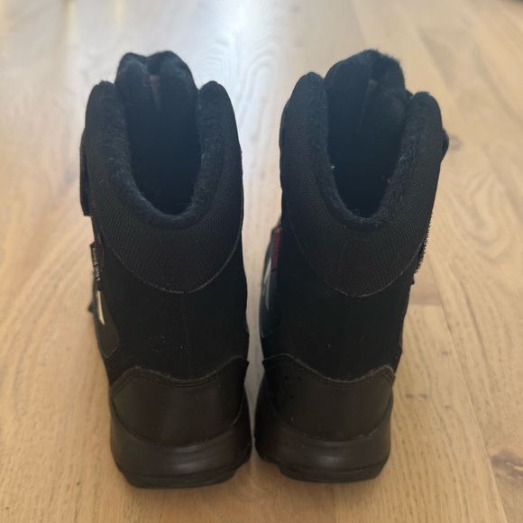 NEVER WORN adidas kids Terrex Snow Cf R.Rdy hiking shoes - Picture 4 of 8